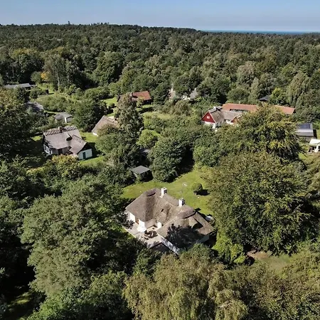Idyllic Rural In Woods 펜션 티스빌델레제